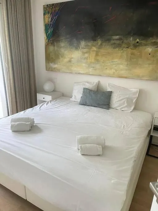 Garden View Luxury Flat With Terrace & Parking- Apartment Luxembourg