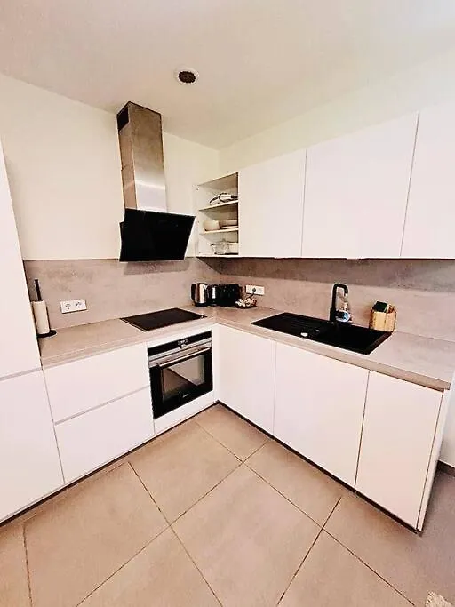 Garden View Luxury Flat With Terrace & Parking- Apartment Luxembourg
